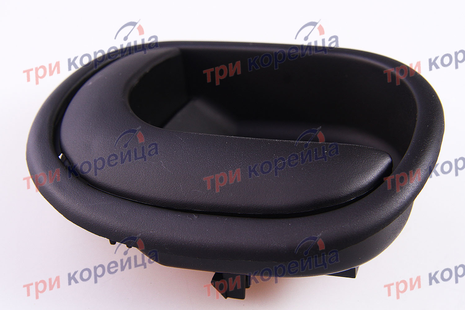 Ручка двери внутренняя левая Hyundai HD120 HD160 HD170 HD250 HD260 HD270 Оригинал 823107A002. Фото №1 в каталоге ТРИКОР.